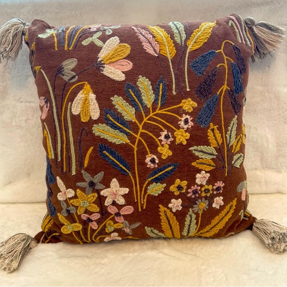 Needle Point & Canvas Pillow Accent Pillow- size 19” Square - Picture 1 of 9